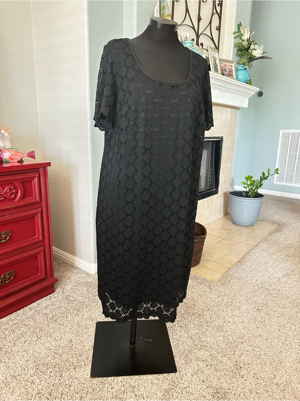 Ronni Nicole Black Lace Eyelet Overlay Midi Dress. Size 20W.